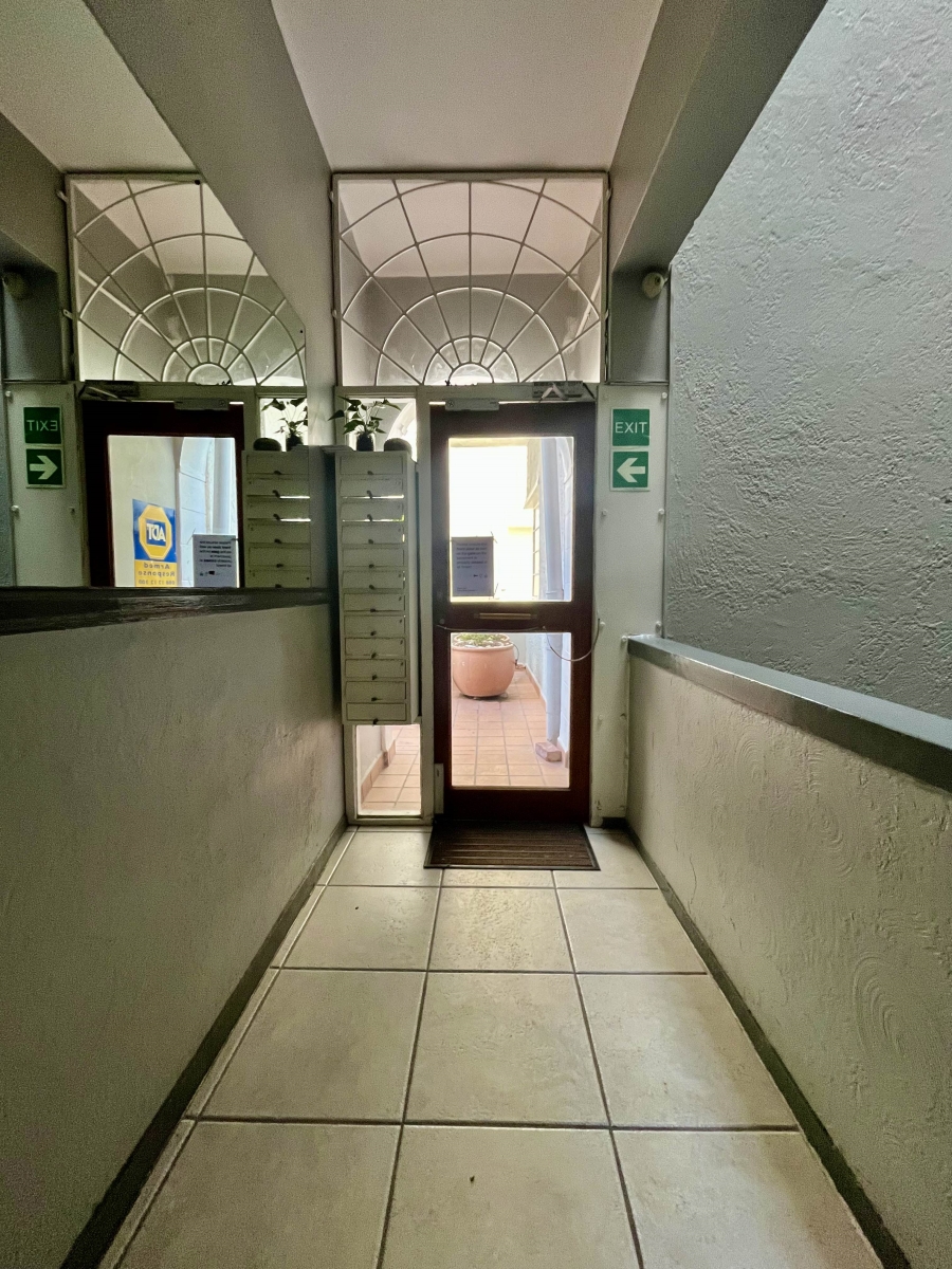 2 Bedroom Property for Sale in Gardens Western Cape